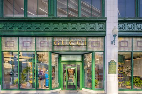 Gucci store la